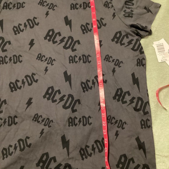 NWT Torrid AC/DC t-shirt, grey with black AC/DC, size 1 - Picture 4 of 6